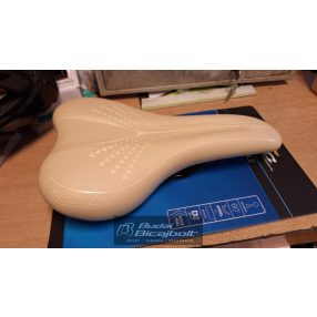 XLC nyereg city everyday III. bézs